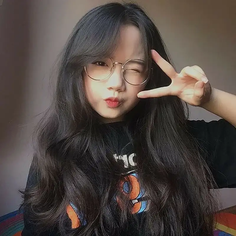 Gái xinh đeo kính cute, nét đẹp tinh tế và dễ thương khiến ai cũng phải ngắm nhìn