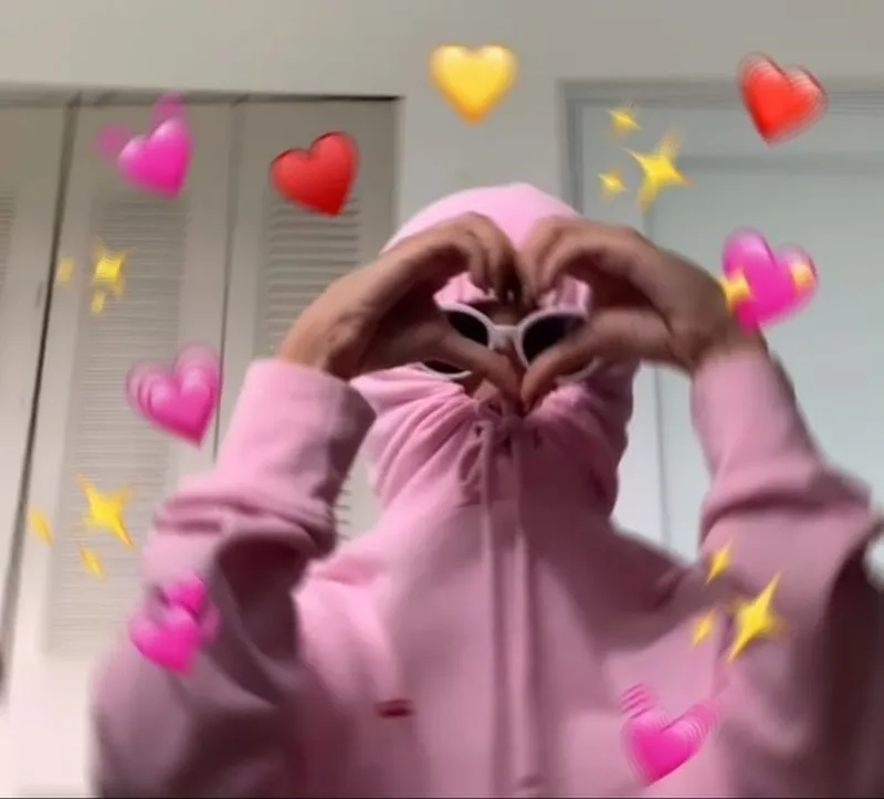 Meme trái tim cute cho những ai yêu thích sự ngọt ngào