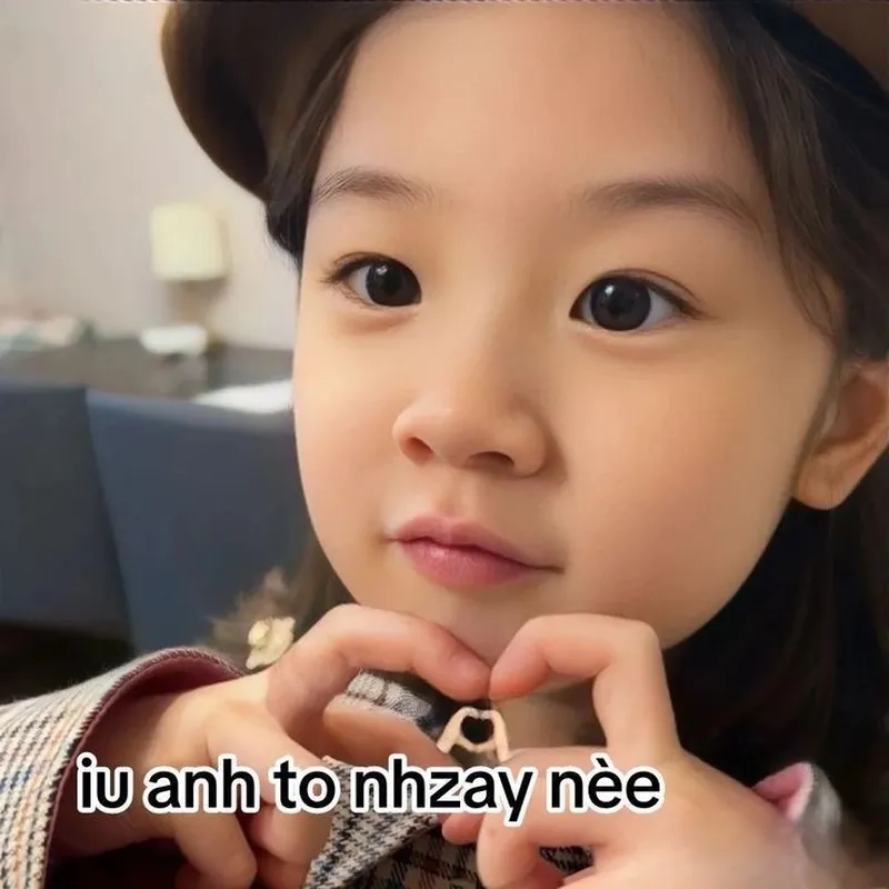 Hình meme thả tim ngập tràn yêu thương