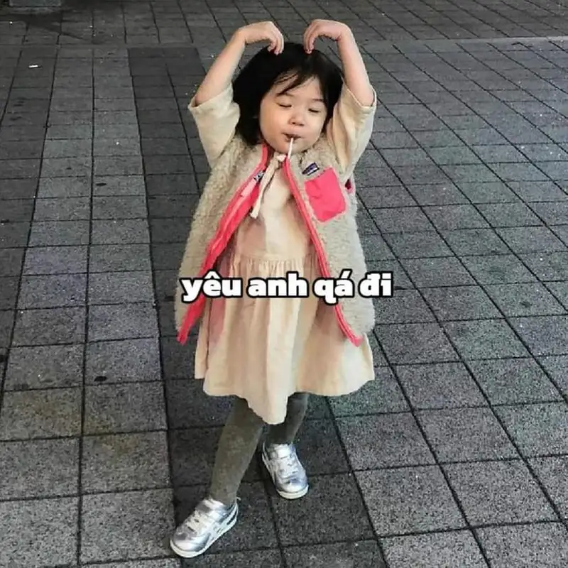 Meme yêu 1 người vô tâm thể hiện những cảm xúc đau lòng