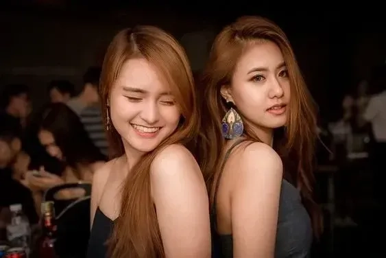 Gái xinh mặc bikini sexy tạo ra một vẻ đẹp quyến rũ khó cưỡng. Cùng ngắm nhìn!