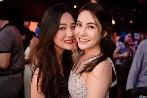 Gái xinh bikini gợi cảm luôn thu hút sự chú ý nhờ vào vẻ đẹp tự nhiên và cuốn hút.