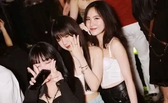 Gái xinh gợi dục tạo nên một sự quyến rũ không thể cưỡng lại. Cùng thưởng thức ngay!