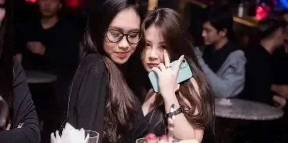 Gái xinh mặc đồ sexy mang đến vẻ đẹp cuốn hút và đầy hấp dẫn. Cùng thưởng thức!