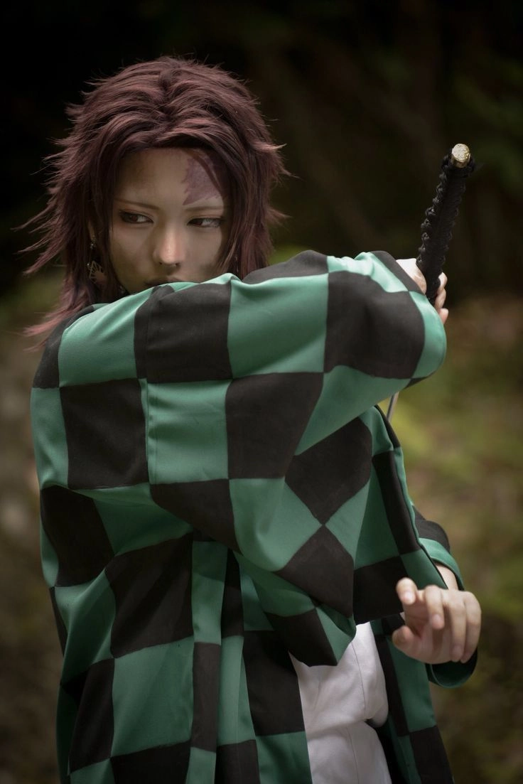Tanjiro cosplay đẹp khiến fan mê mẩn