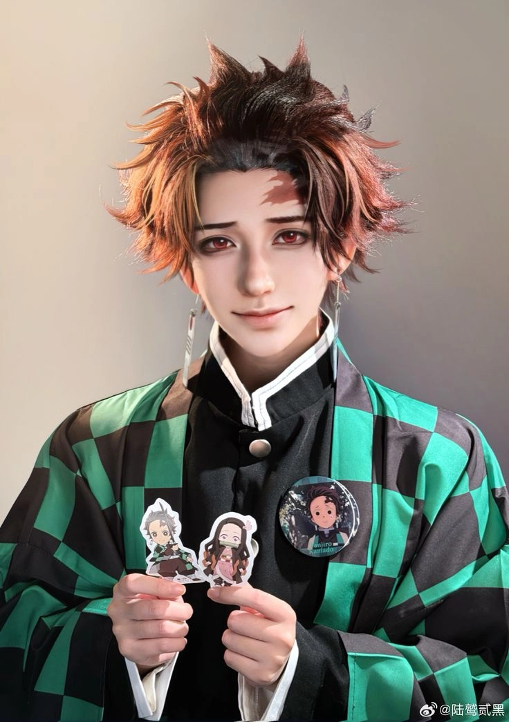 Tanjiro best cosplay khiến ai cũng trầm trồ
