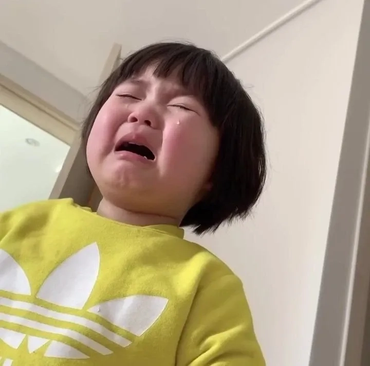 Meme em bé cute làm tim bạn rung rinh ngay lập tức