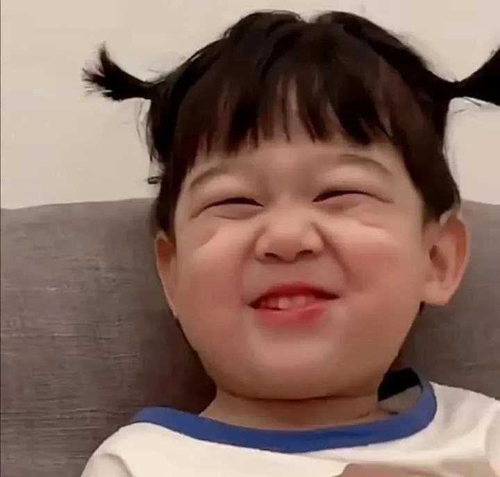 Tiktok em bé hài hước khiến ai cũng phải bật cười
