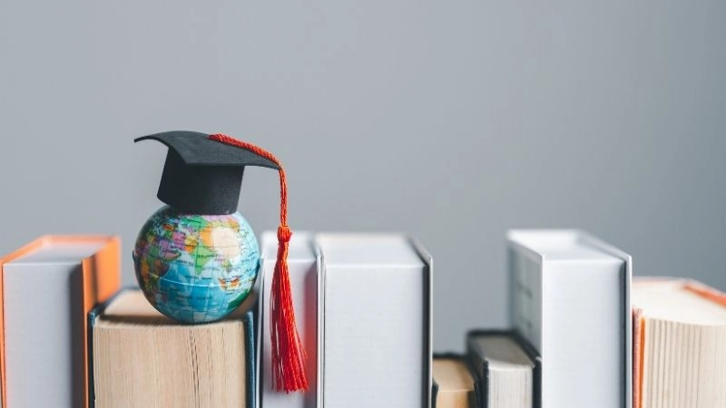 Bí quyết cân bằng giữa việc học và kiếm tiền